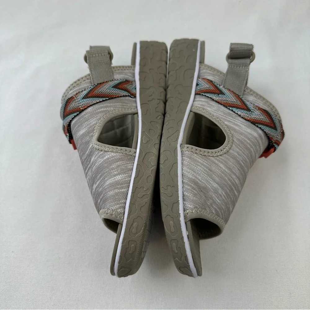 Muk Luks Boardwalk Parade Sandal Clay 7 Gray